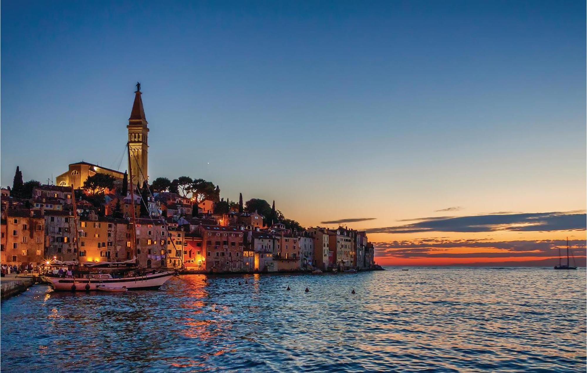 Stunning Home In Rovinj With Wifi Экстерьер фото